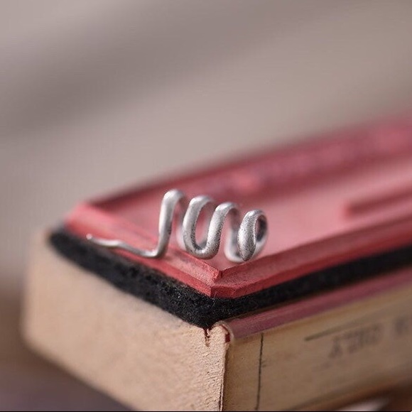 “Snakin’ Around” Unique Snake Wrap Cuff Earring - Picture 11 of 14